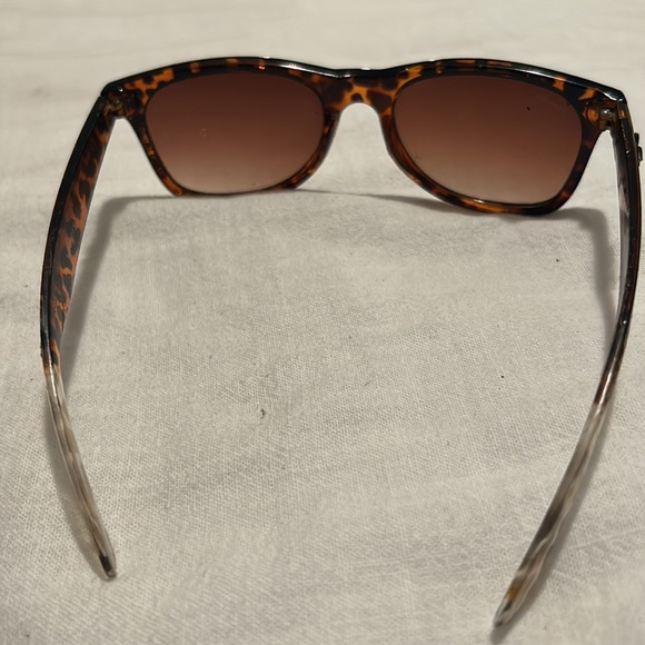 RayBan Sunglasses! - Picture 2 of 3